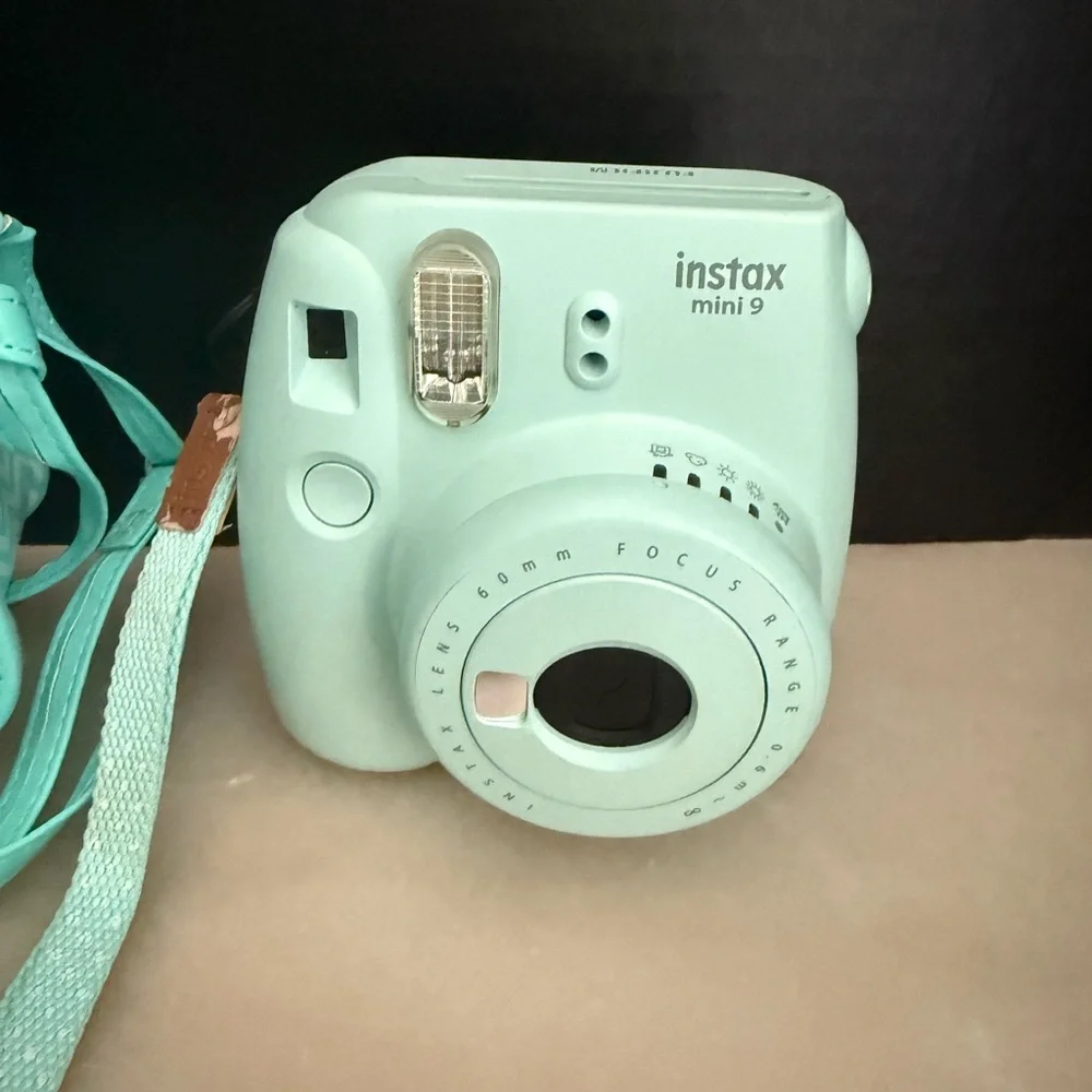 Fujifilm Instax Mini 9 Instant Camera & Case - Mint Green